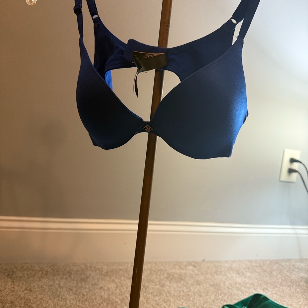 Victoria’s Secret Royal Blue Push-Up Bra – Size 32B